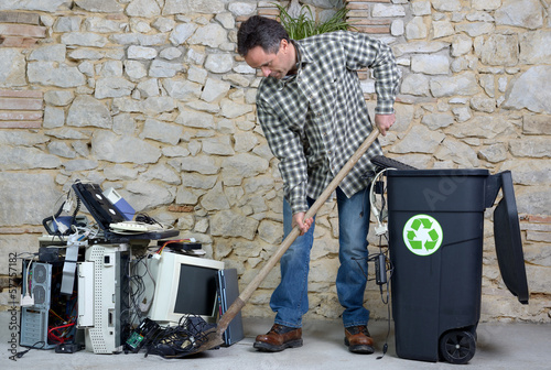 фотографія cleaning of old computer equipment for recycling