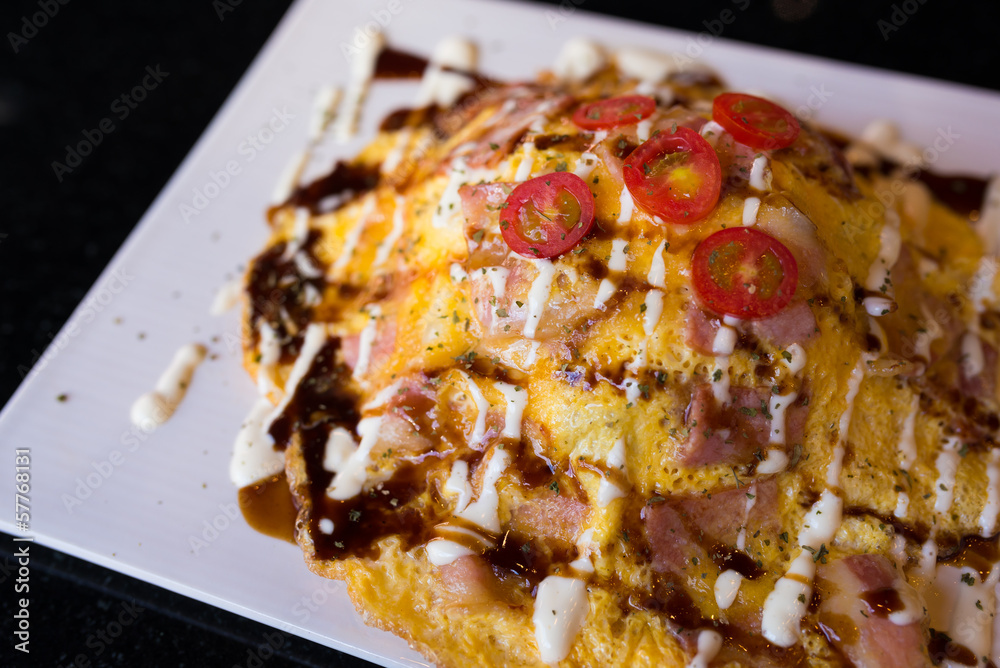 Omelet rice with seasoning sauce Omelet rice with seasoning sauce