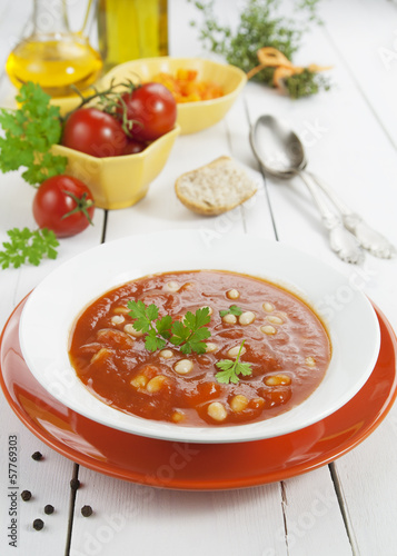 Tomato soup with white beans