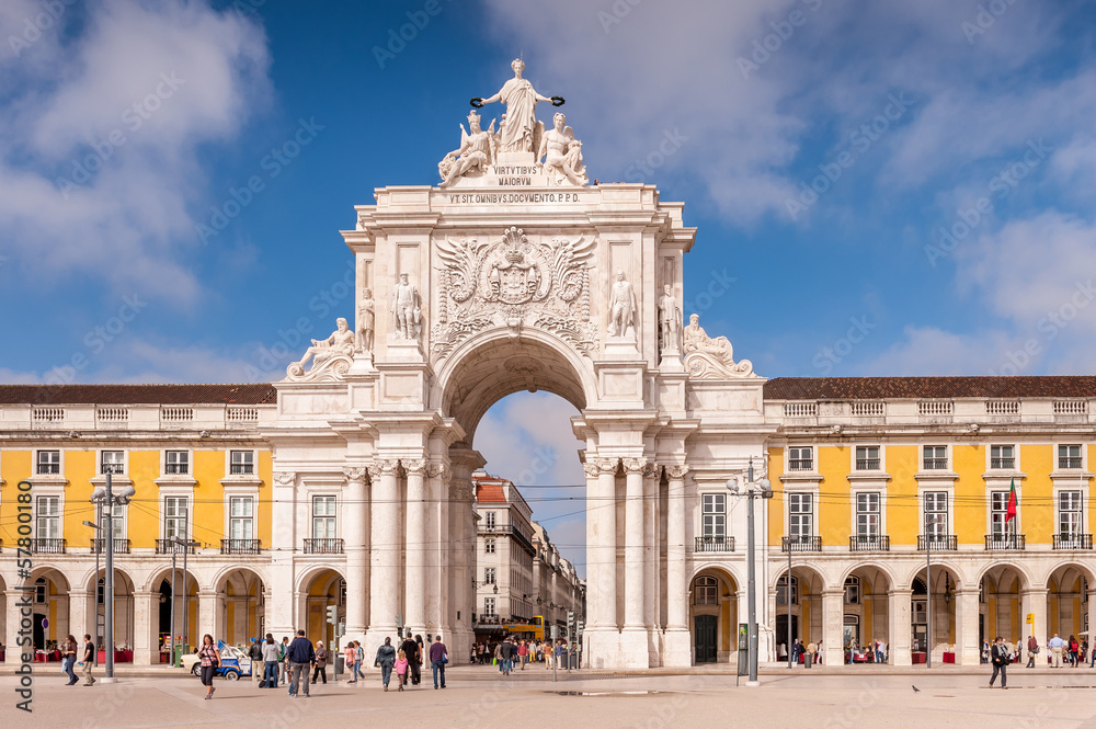 arc de triomphe de la place du commerce à Lisbonne