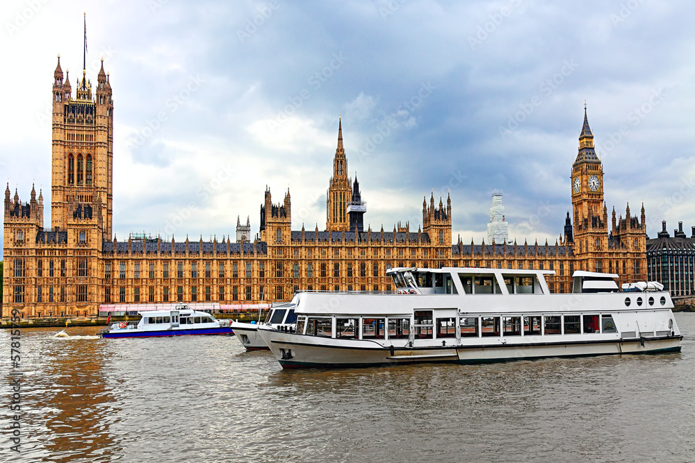 Fototapeta premium London.Houses of Parliament with Thames river
