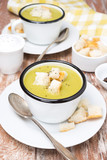 zucchini soup with croutons