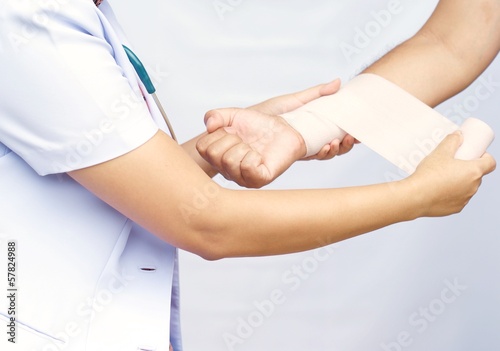 Doctor imposes bandage