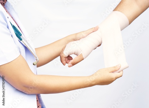 Doctor imposes bandage