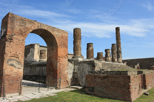temple ruins of Pompeii