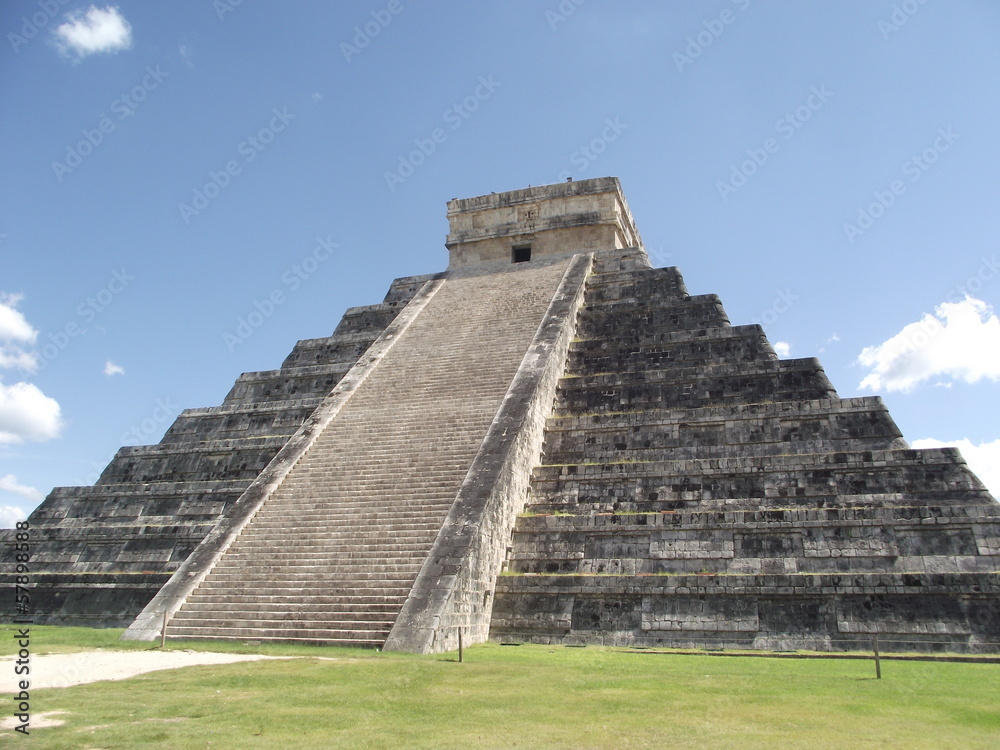 ancienne pyramide maya