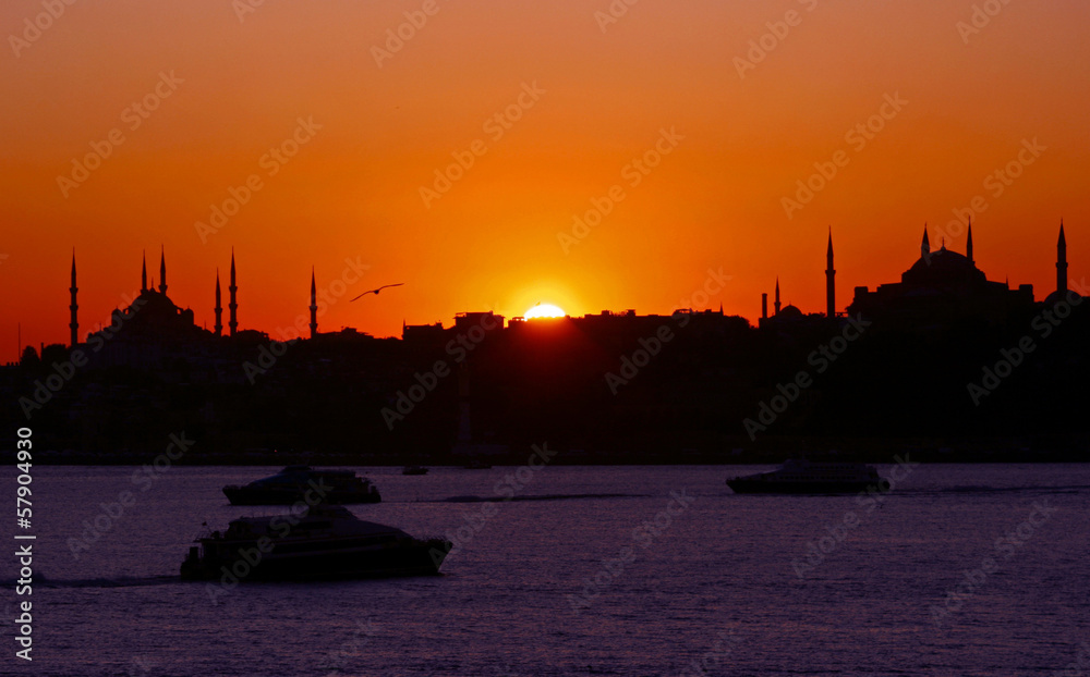 Naklejka premium sunset in Istanbul
