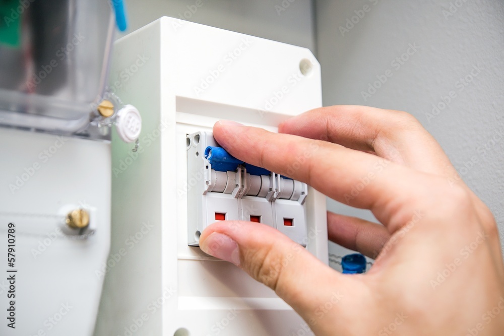 Man switches automatic fuse