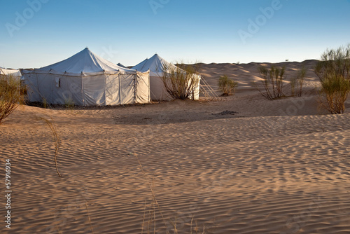 Tentes dans le désert du Sahara - Tunisie