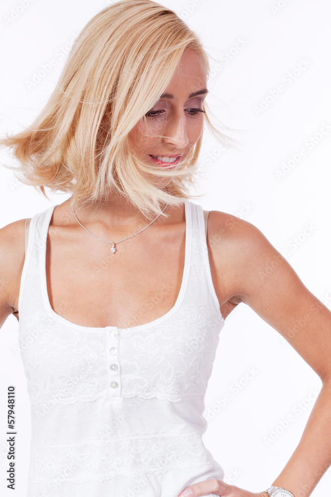 junge attraktive schlanke blonde frau portrait lachend junge attraktive schlanke blonde frau portrait lachend