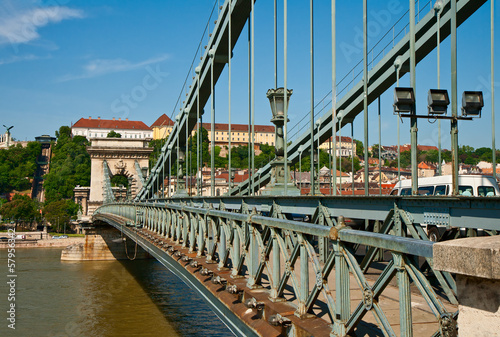 Budapest, Chain Bridge © YuliaB