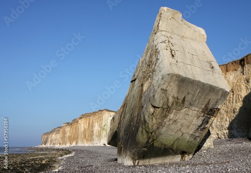 falaises et blockhaus en normandie,seine maritime photo