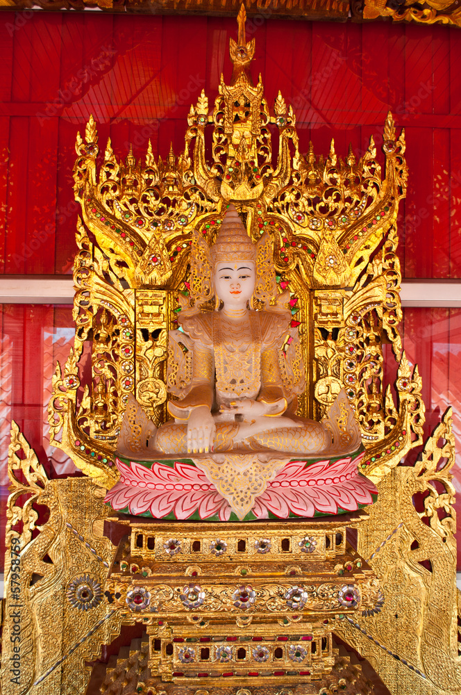 Obraz premium White Buddha statue