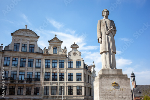 The Queen Elisabeth statue in Brussels, Belgium