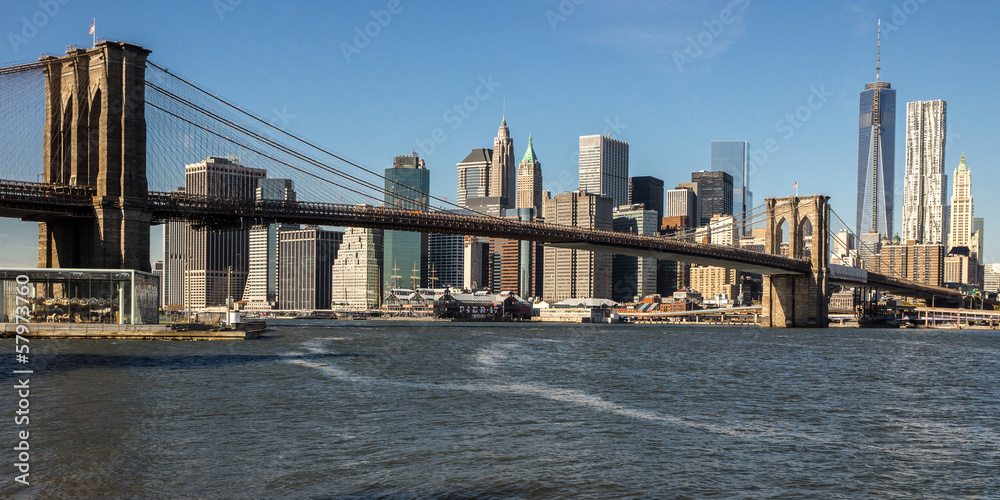 Fototapeta premium NYC Skyline Brooklyn Bridge