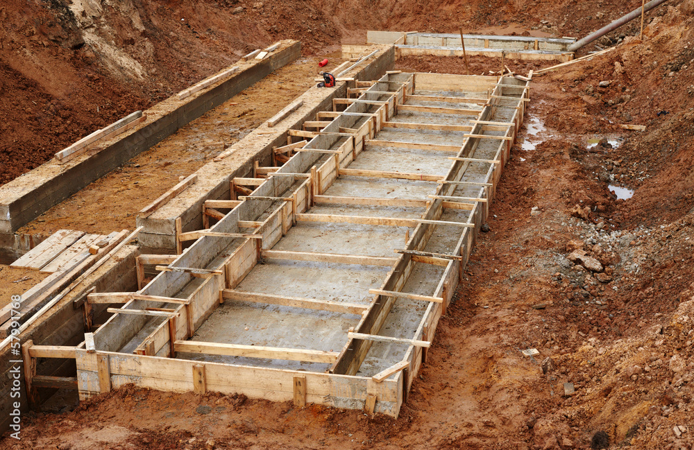 Construction of an industrial building foundation pit