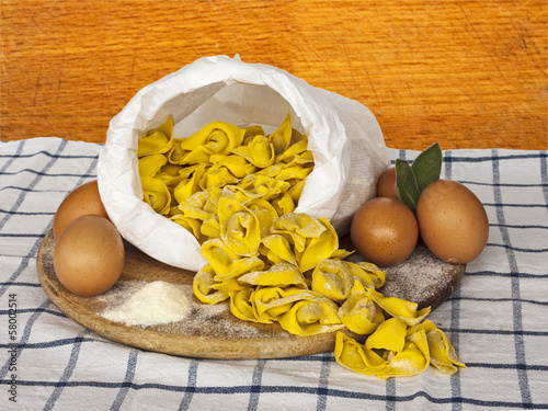 Tagliere di tortellini photo