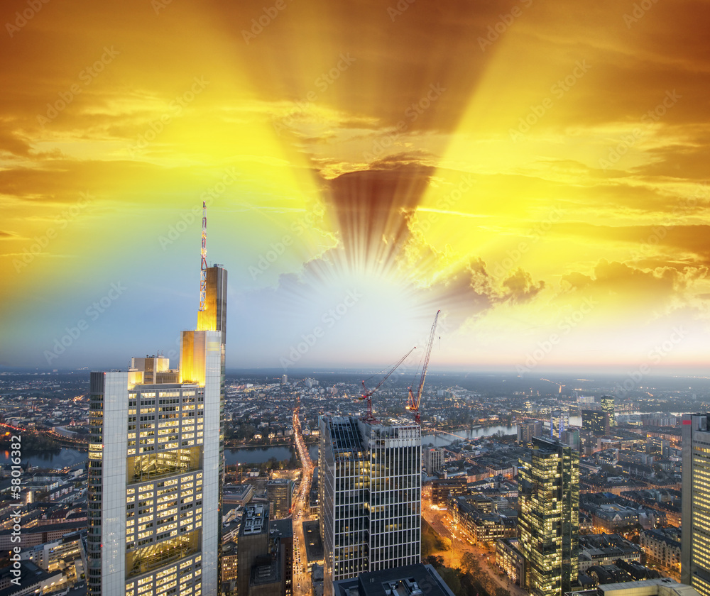 Naklejka premium Frankfurt skyline at sunset, Germany