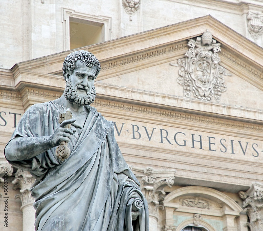 Fototapeta premium St. Peter with the keys of heaven in front of the Basilica