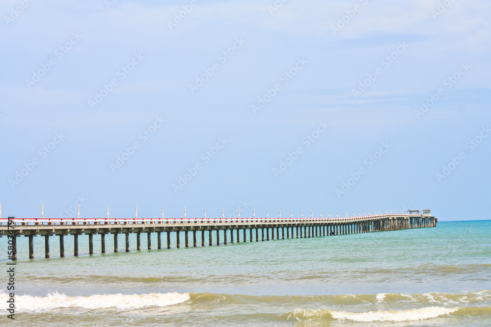 Fototapeta premium Cement bridge to the sea