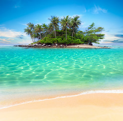 Papier peint photo Île Plage exotique de sable blanc tropical  © Banana Republic