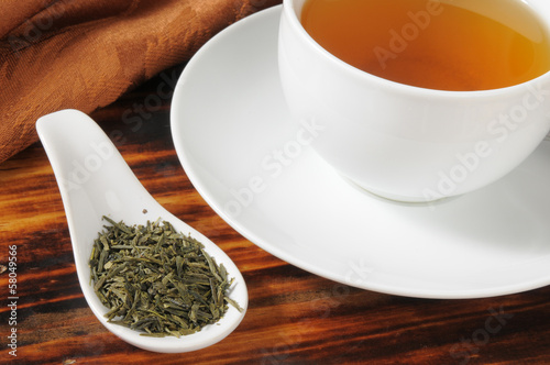 Whole leaf green tea