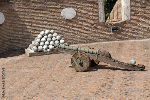 Billede på lærred bronze cannons and the marble cannon balls to Castel Sant'Angelo