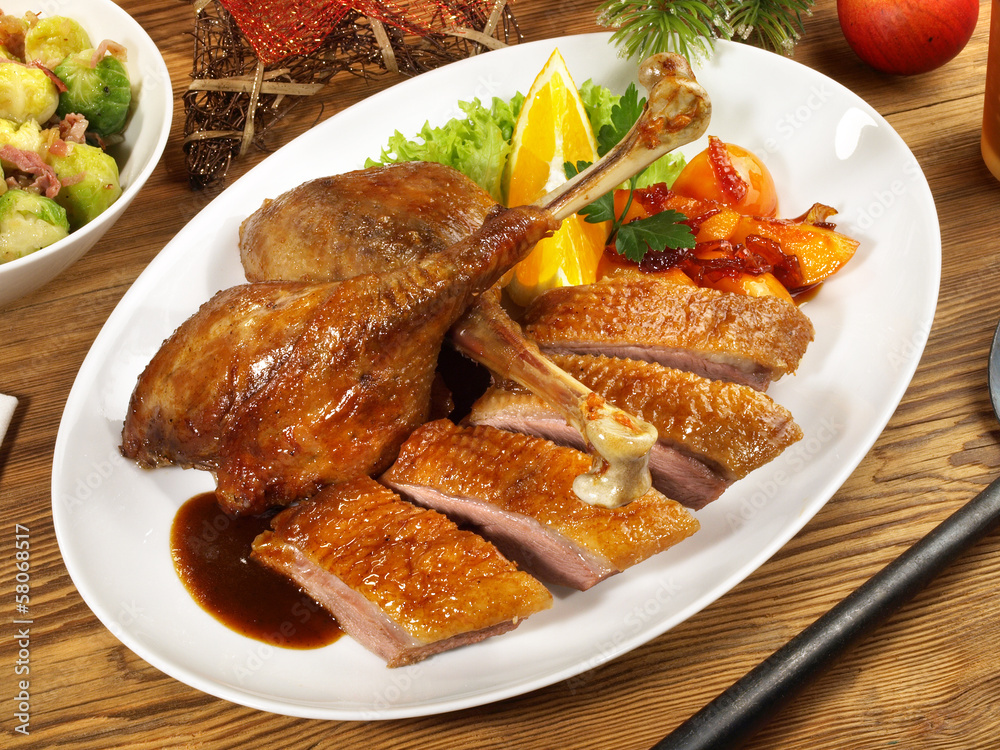Knuspriger Gänsebraten StockFoto Adobe Stock