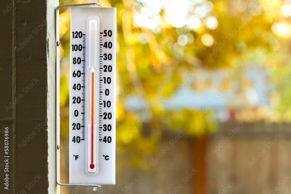 Fototapeta premium Fall time brings in some cooler temps