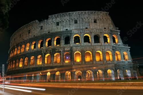 Colosseo di notte a Roma