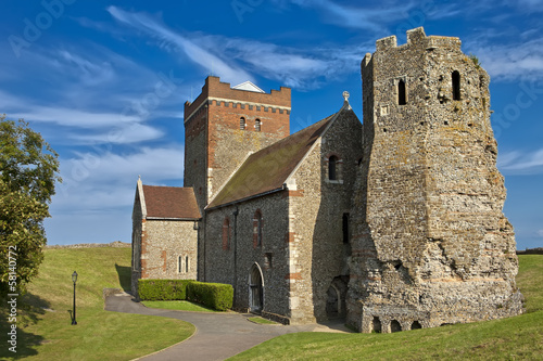 фотографія Roman Lighthouse and Anglo-Saxon church in Dover Castle, Kent