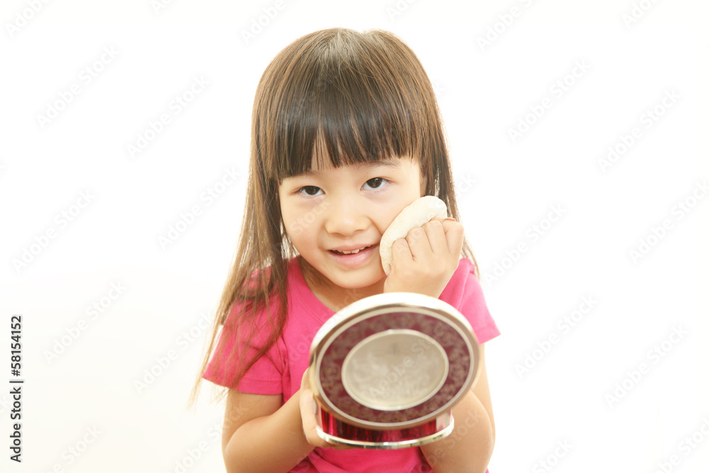 おしゃれをする女の子 おしゃれをする女の子
