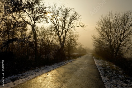 Long road © Gudellaphoto