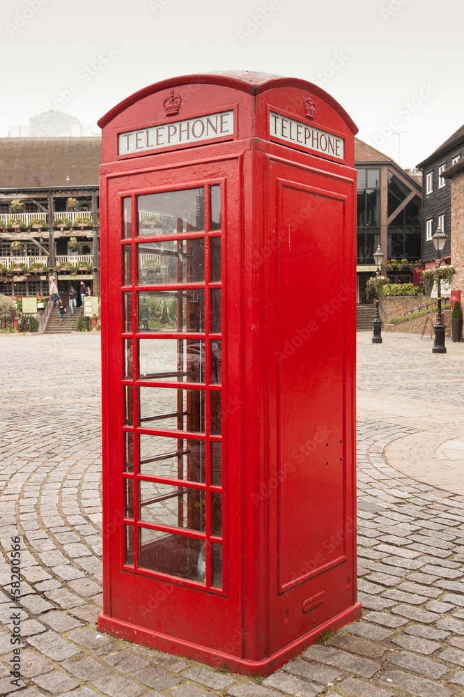 Obraz premium Classic red British telephone box in London.
