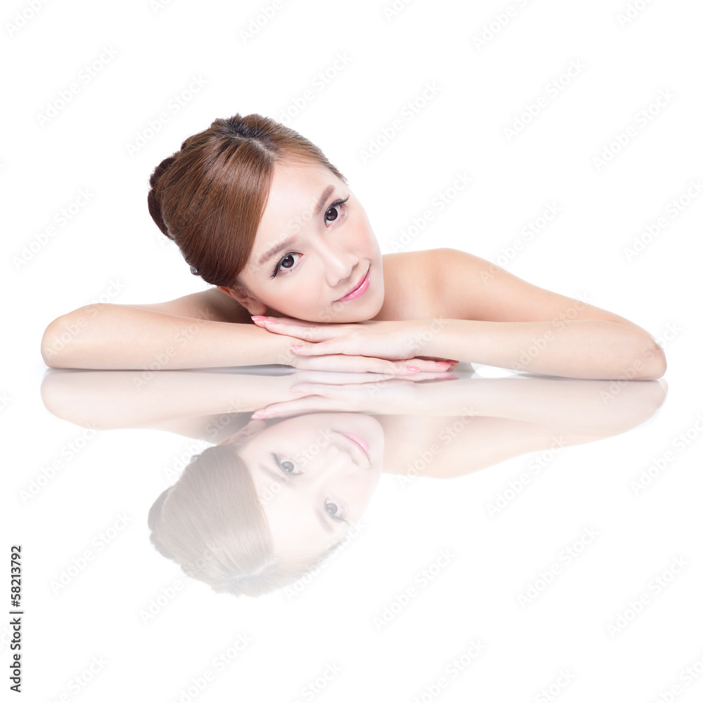 Fototapeta premium beauty woman face with mirror reflection