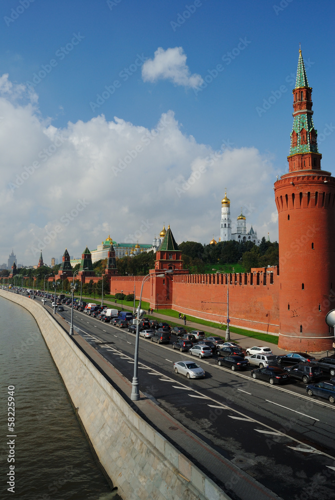 Fototapeta premium Moscow Kremlin Wall from the embankment