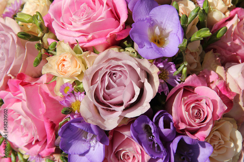 Fotografie pink and purple wedding bouquet
