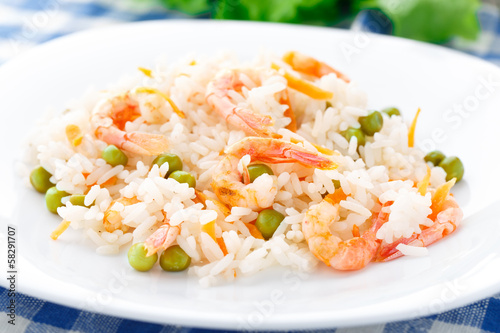 Rice with shrimps and peas