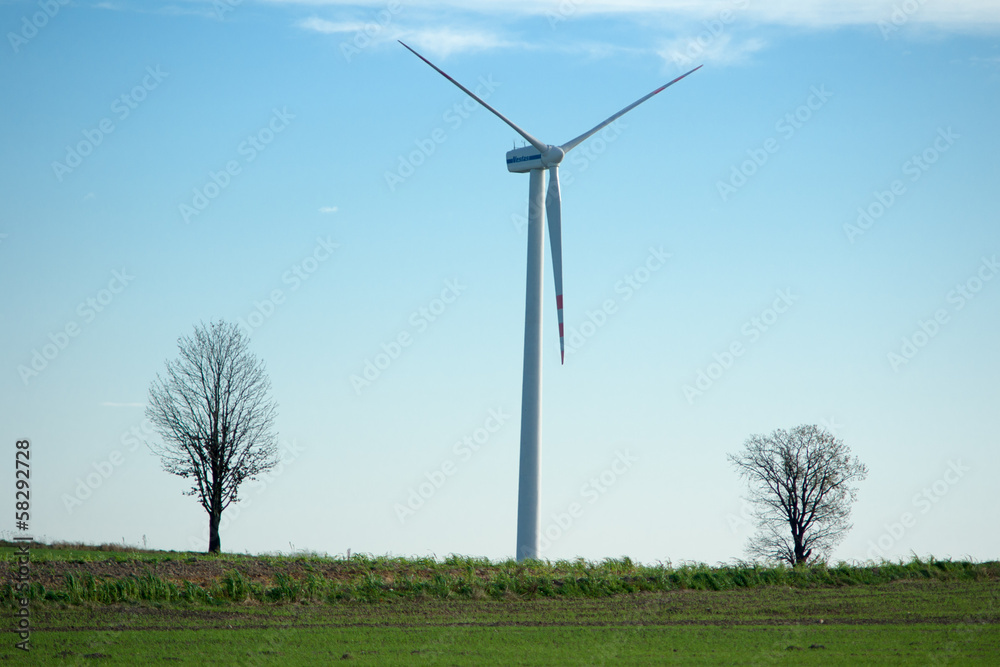 elektrownia wiatrowa, wiatrak,zielone pola