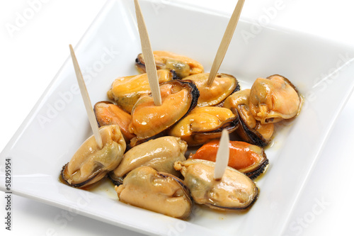 mejillones en escabeche, marinated mussels, spanish cuisine
