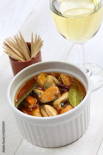mejillones en escabeche, marinated mussels, spanish cuisine
