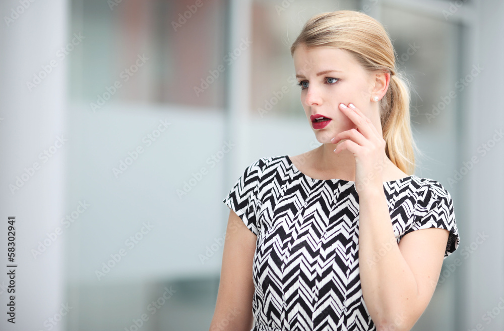 attraktive junge Frau attraktive junge Frau