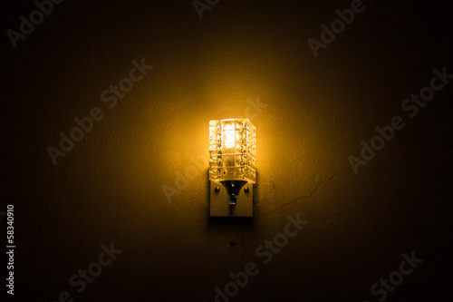 Lamp lighting © memorisz