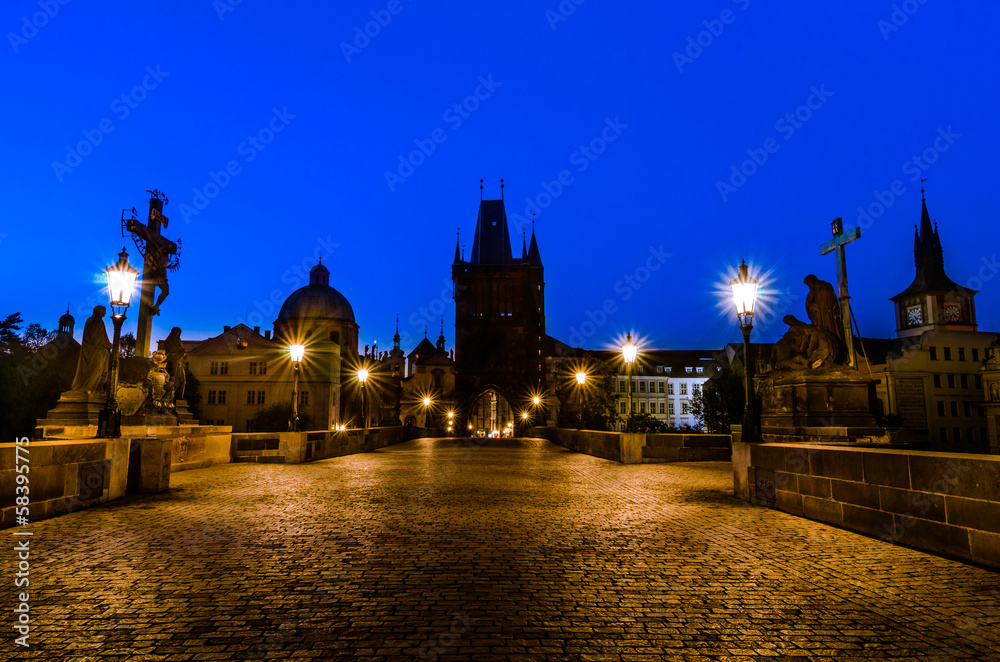 Obraz premium Night scene on Charles Bridge