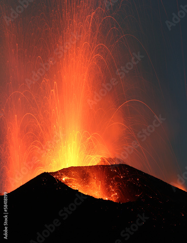 Photo Volcano Stromboli erupting night eruption