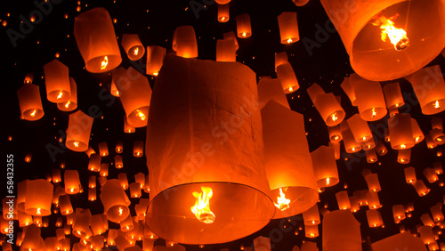 Floating lantern Festiva.