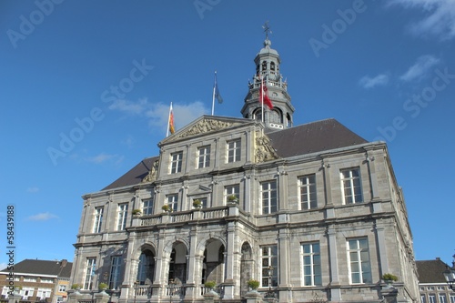 Stadhuis aan de markt (Rathaus am Marktplatz) Maastricht © pixs:sell