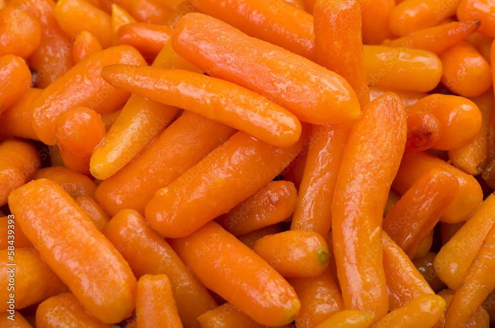 Small carrots cooked with olive oil and spices Small carrots cooked with olive oil and spices