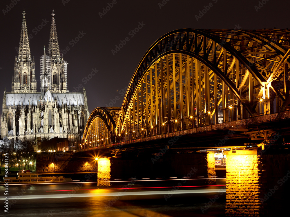 Fototapeta premium Kölner Dom bei Nacht