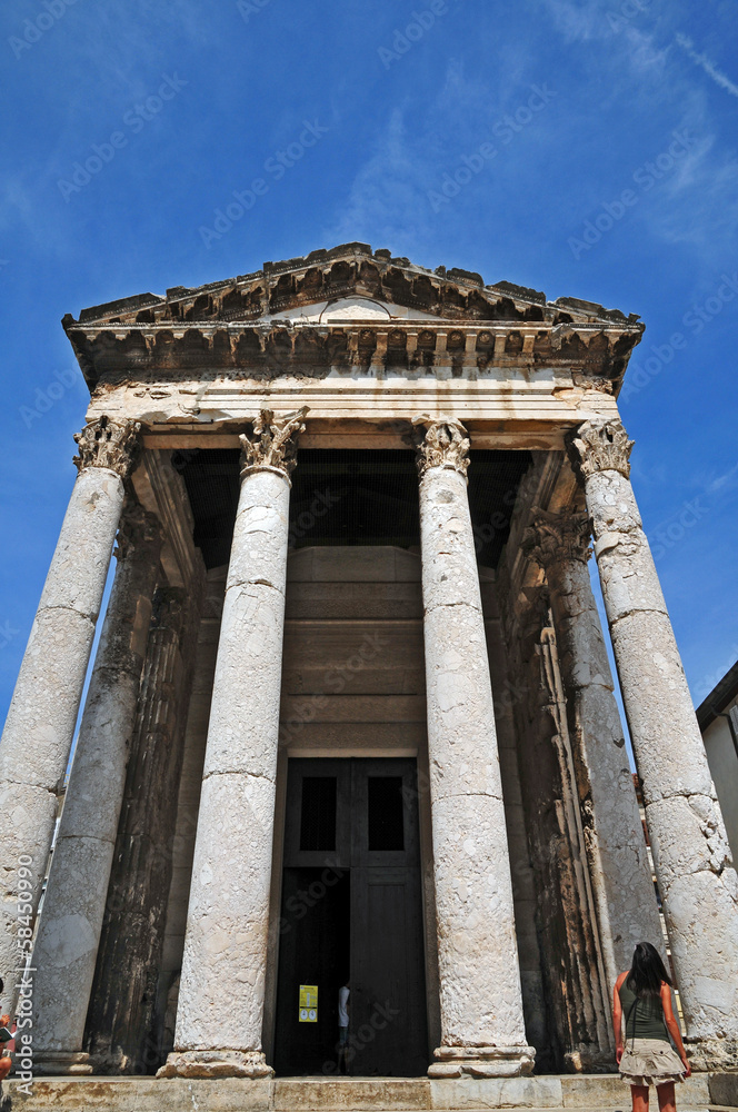 Pola, tempio di Augusto